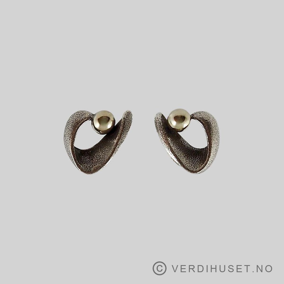 Ørepynt i oksidert sølv - aha