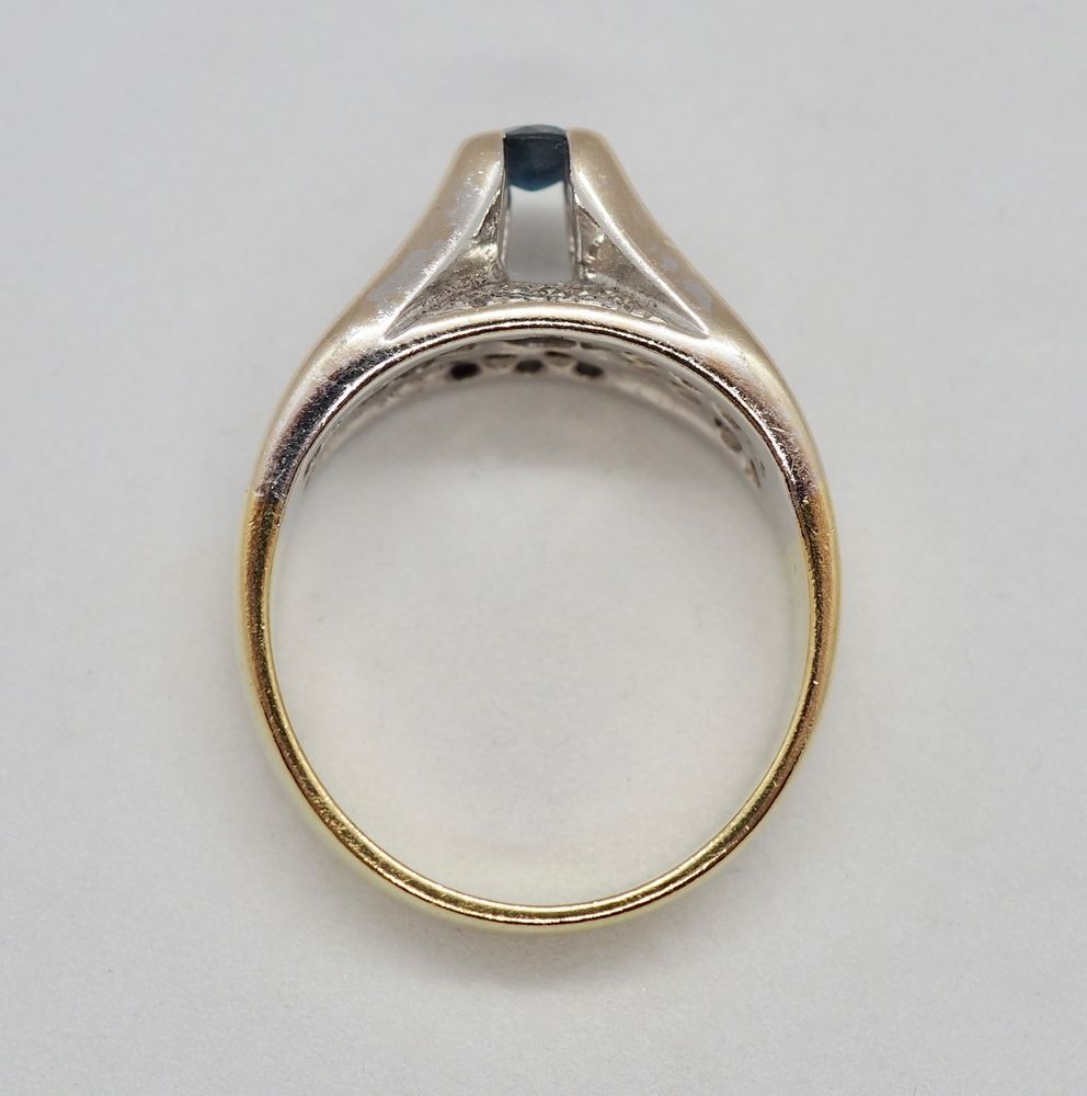 Ring i 18 K gull med stener