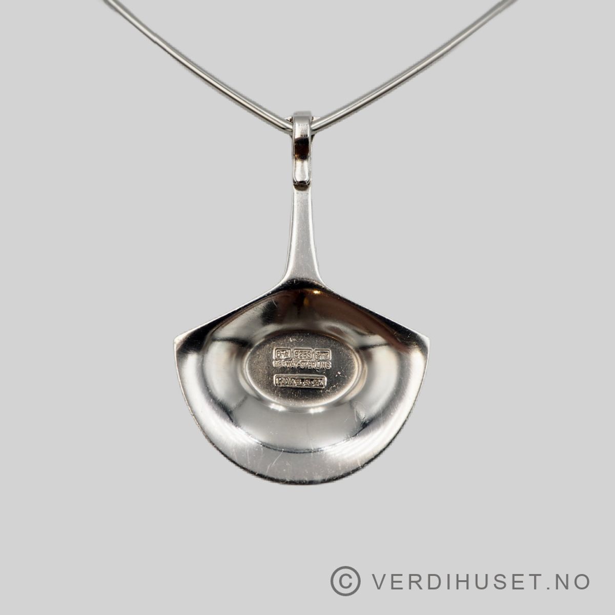 Anheng i sølv på klave - D-A