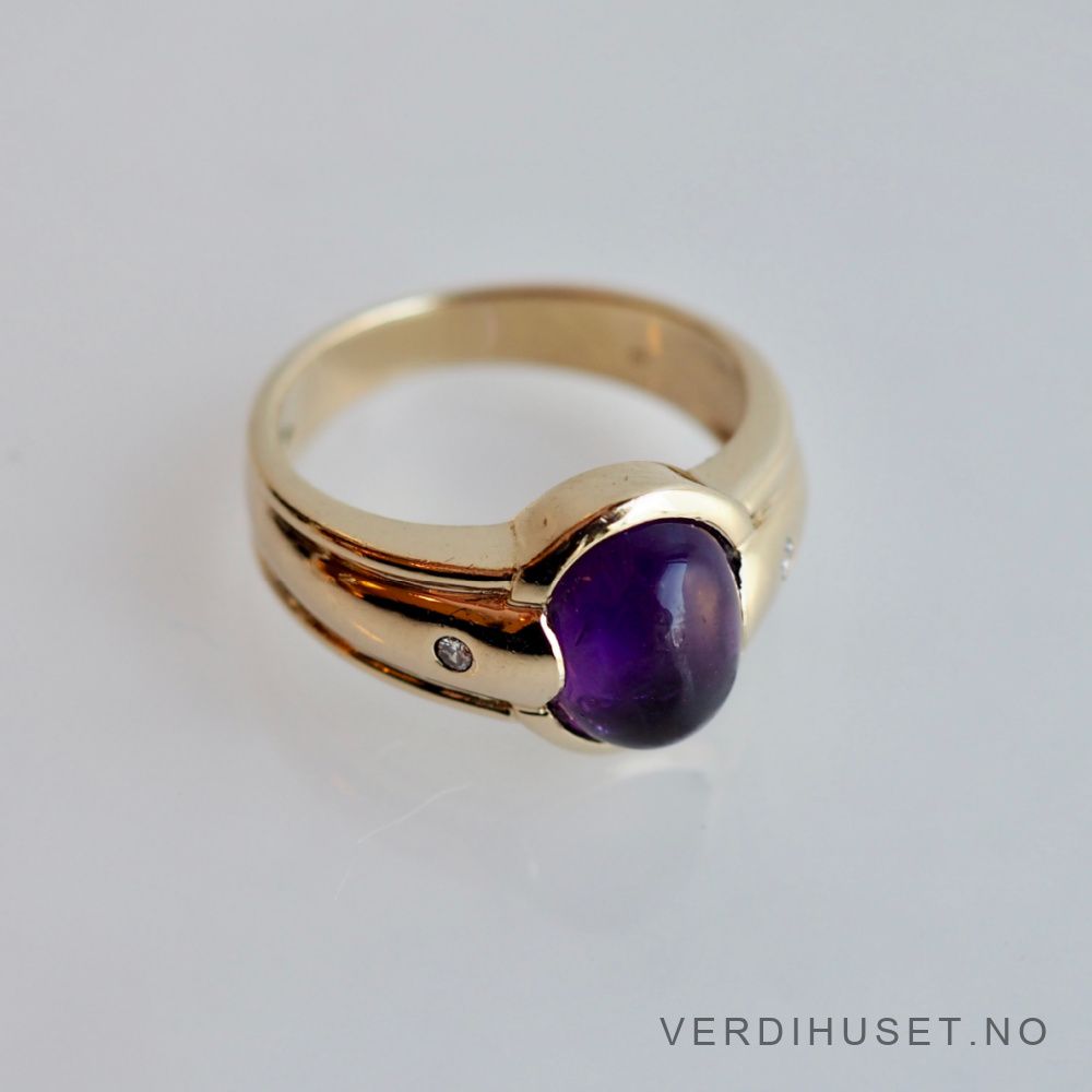 Ring i 14 K gull med ametyst og diamanter