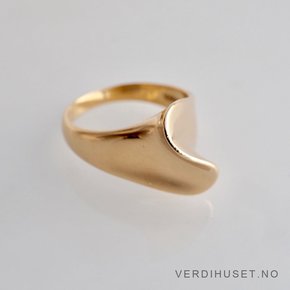 Ring i 14 K gull