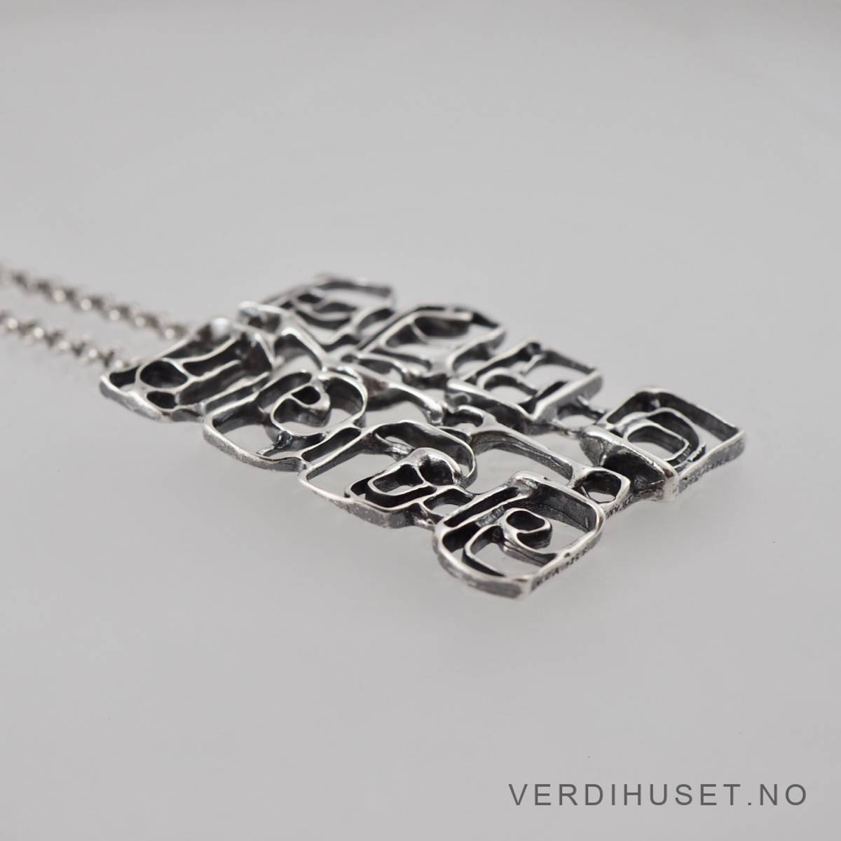 Stort anheng i sølv - Uni D-A