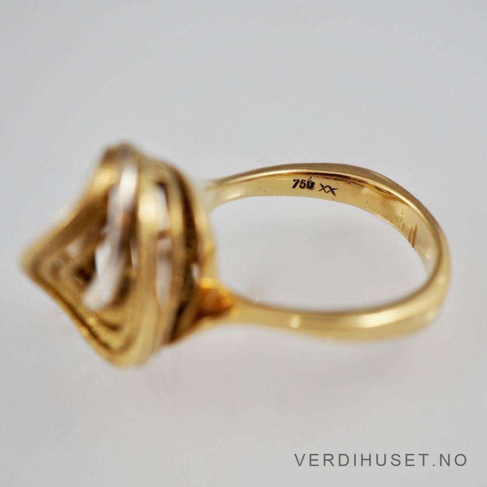 Ring i 18 K gull