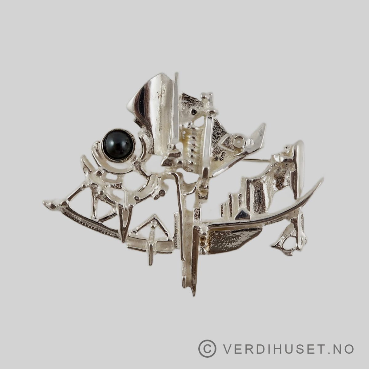 Brosje i sølv med onyx - Juhls, Kautokeino