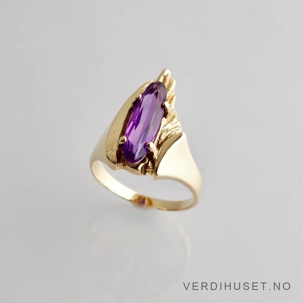Hovedbilde Ring i 14 K gull med lilla sten