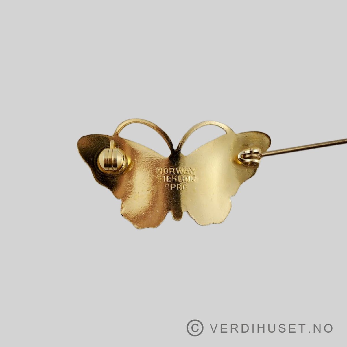 Brosje/Sommerfugl i forgylt sølv med lilla og sort emalje - OPRO