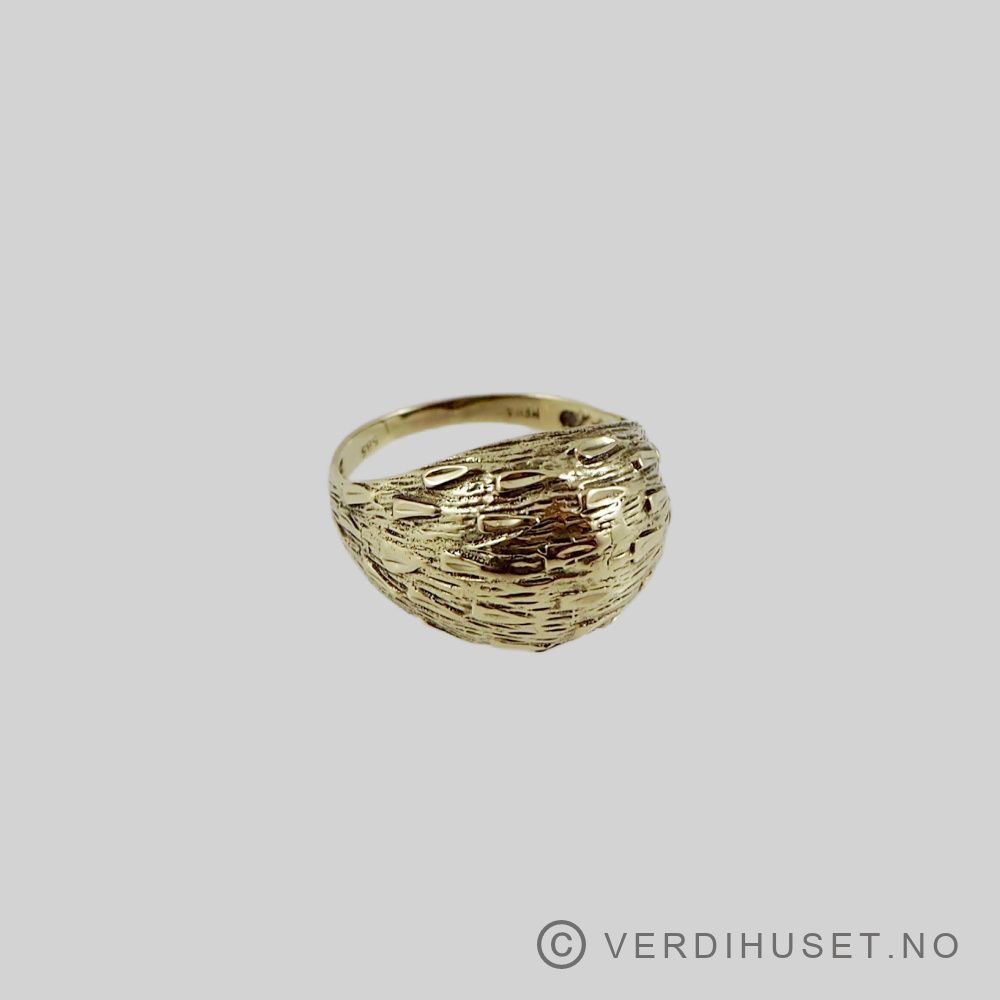 Ring i 14 K gull