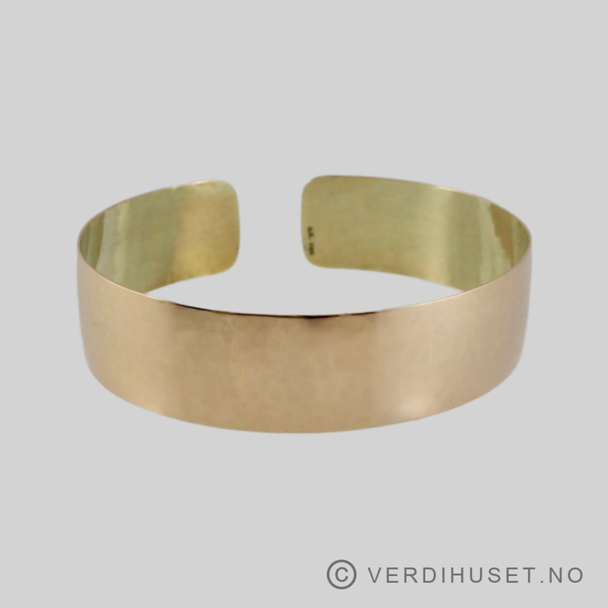 Hamret armring i 14 K gull