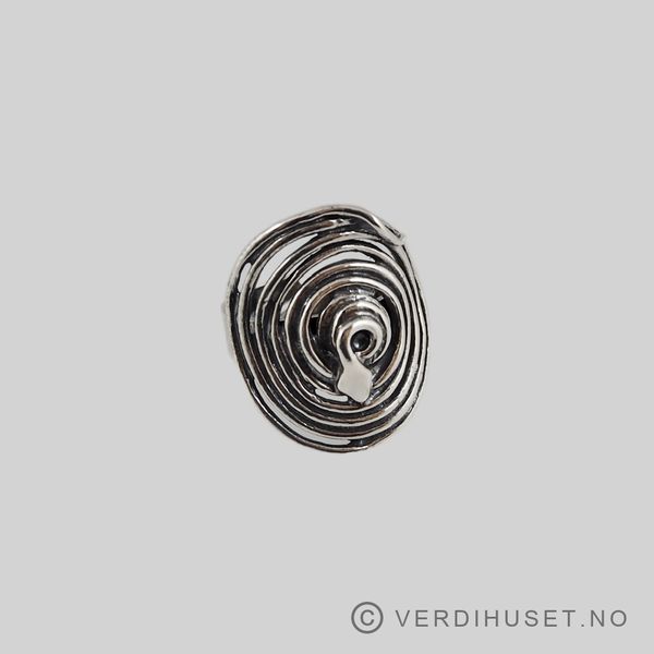 Hovedbilde Ring i oksidert sølv - Y. O. Kristiansen