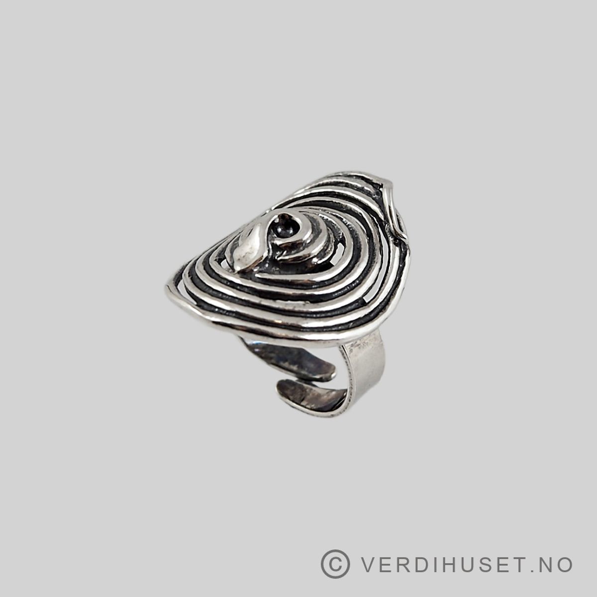 Ring i oksidert sølv - Y. O. Kristiansen