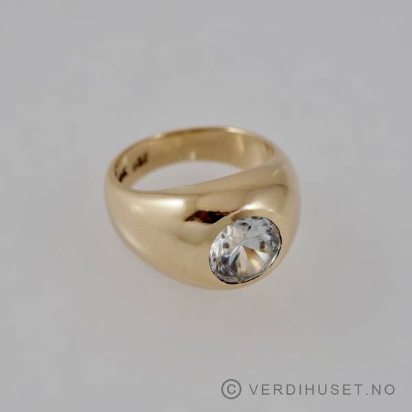 Hovedbilde Massiv ring i 14 K gull med blank sten