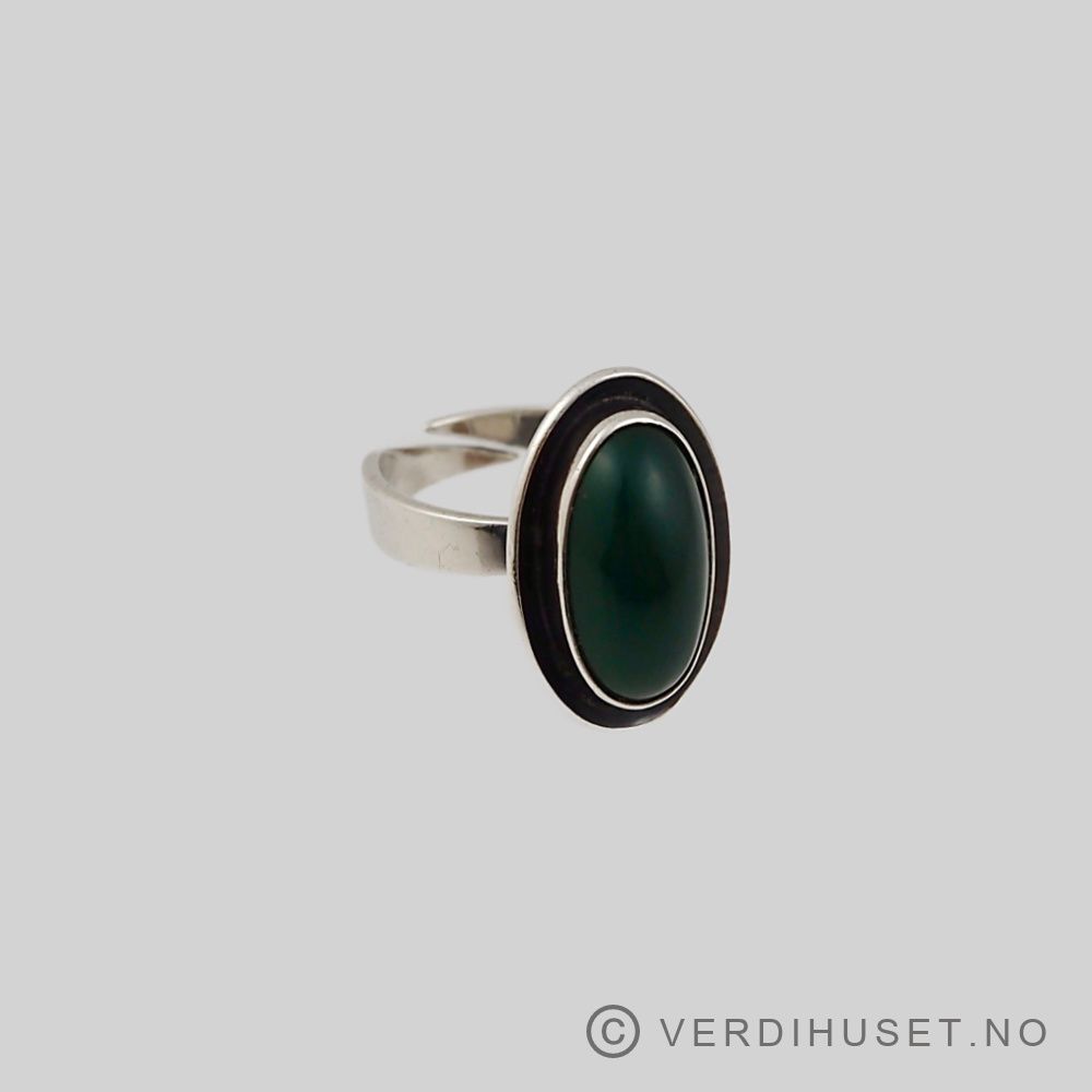 Ring i sølv med grønn sten - N.E. From, Danmark