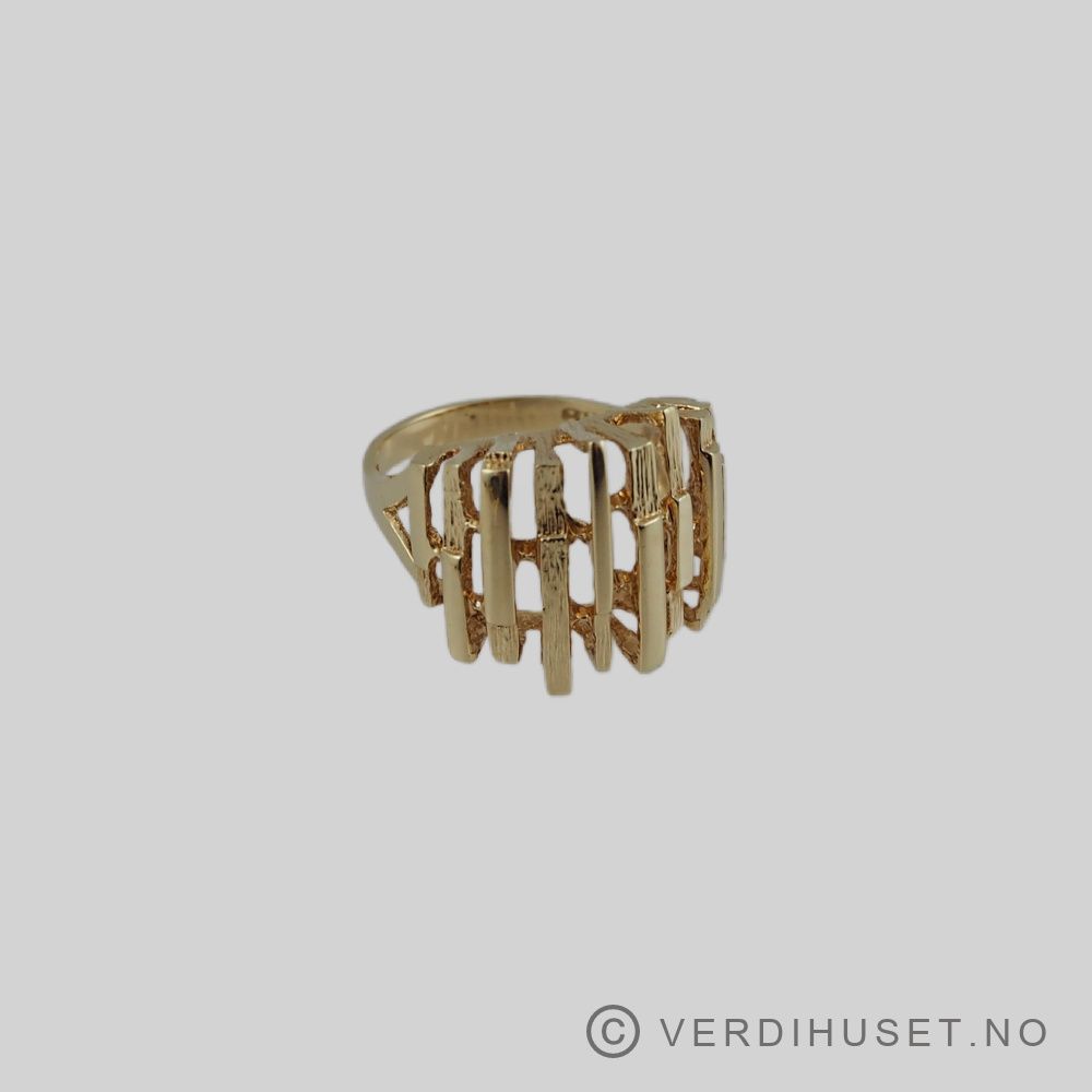 Ring i 14 K gull