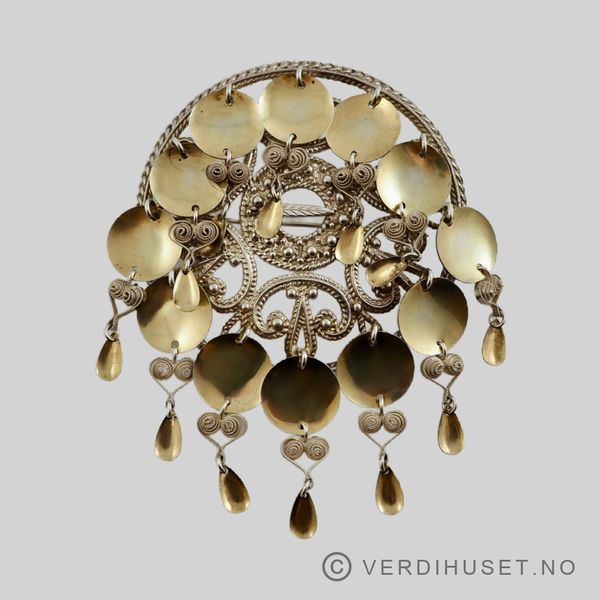 Hovedbilde Sølje med forgylte skåler/løv