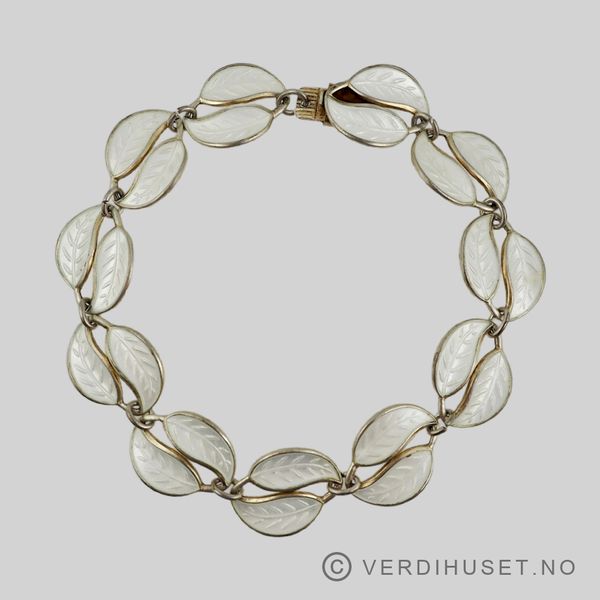 Hovedbilde Armbånd i forgylt sølv med hvit emalje - D-A