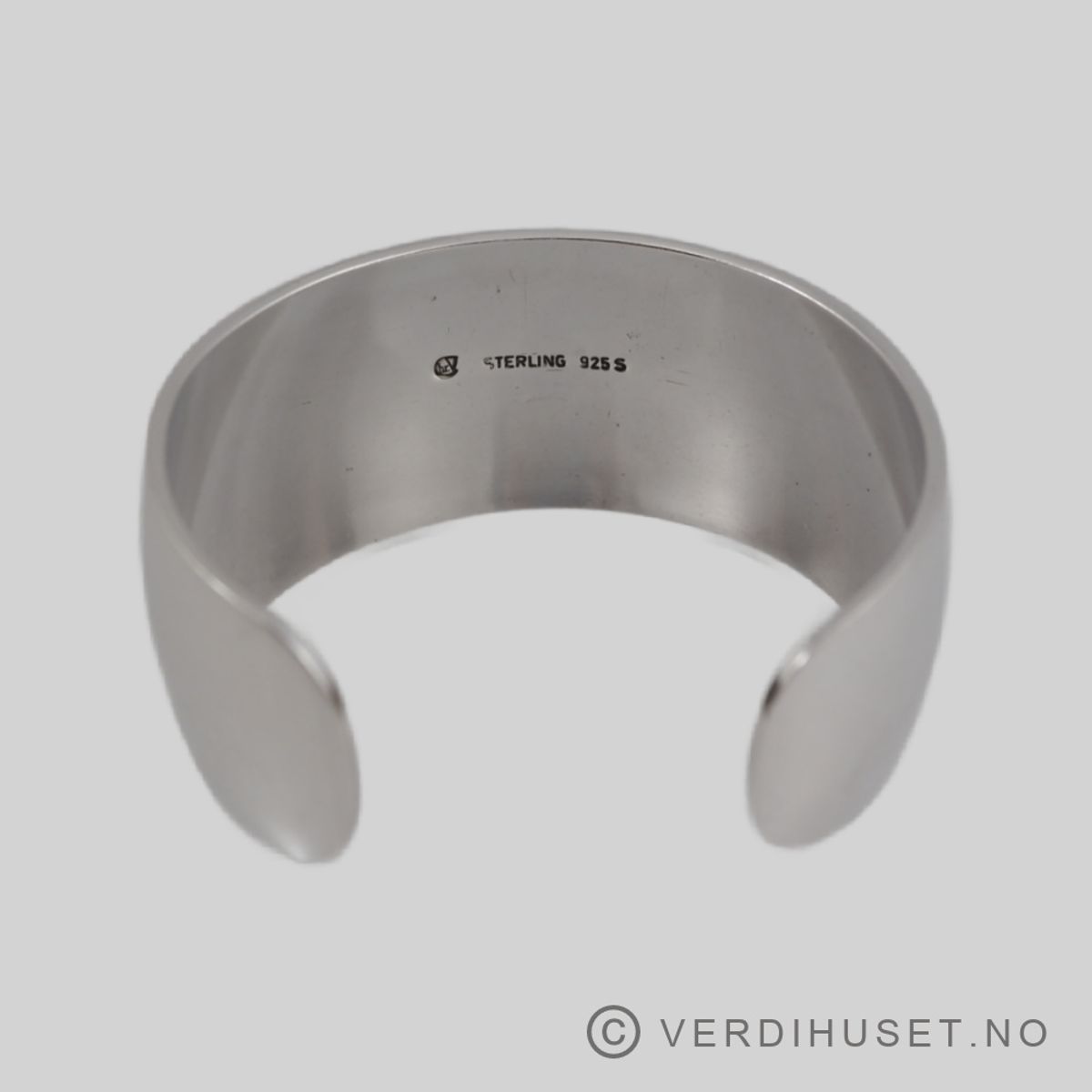 Massiv, bred armring i sølv - Chr. Veilskov, DK